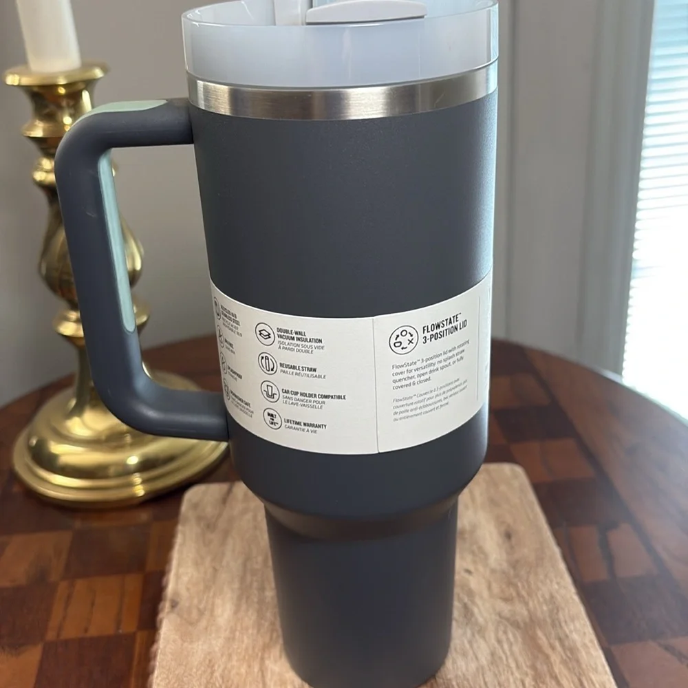 40 oz Stanley Quencher H20 tumbler - Picture 3 of 6